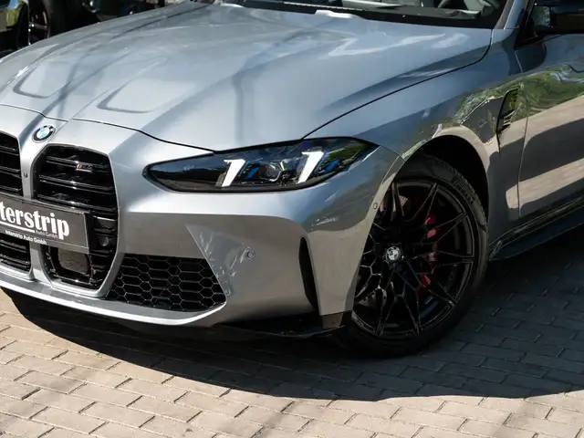 BMW M4 view 8
