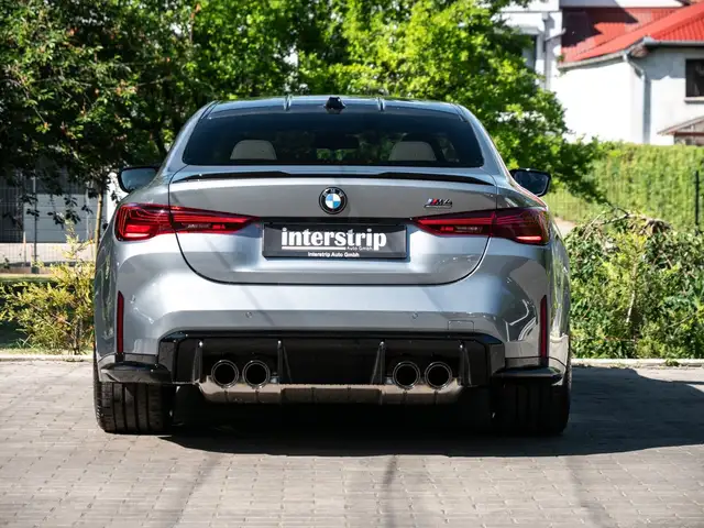 BMW M4 view 5