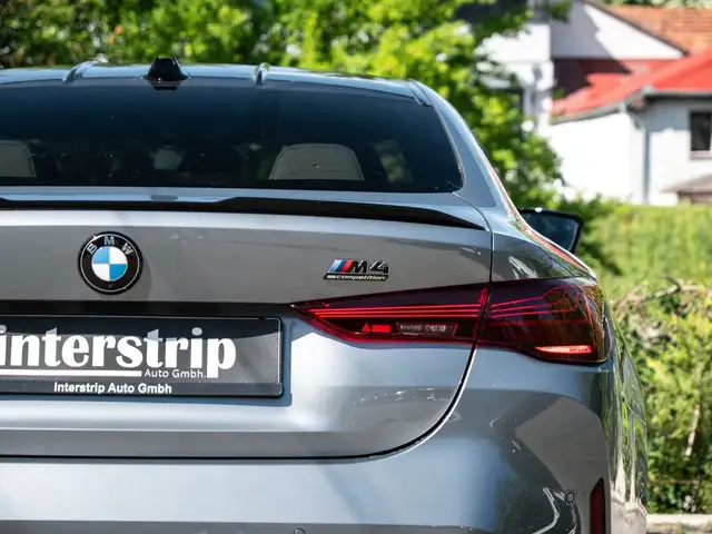 BMW M4 view 10