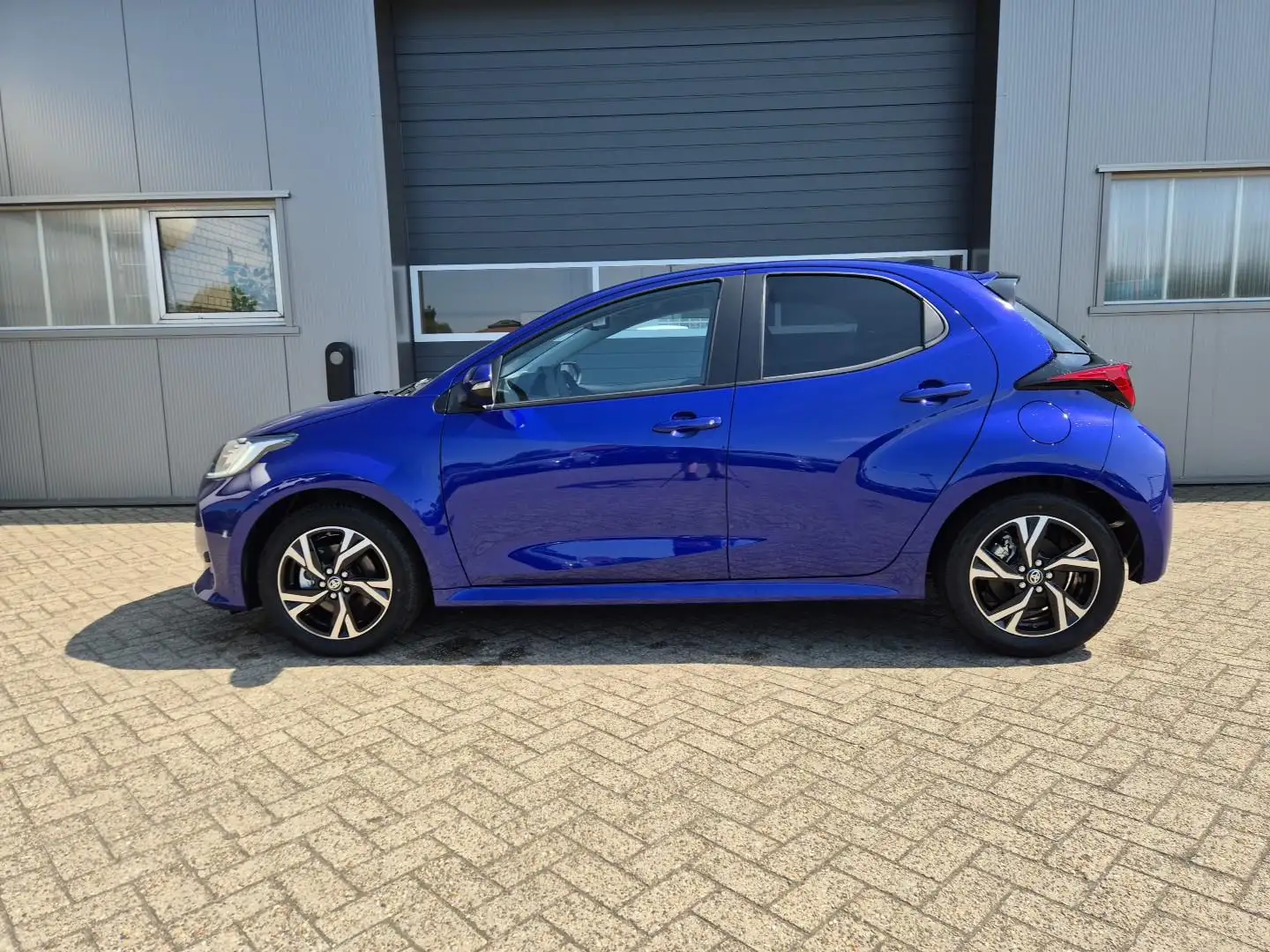 Toyota Yaris 1.5VVT-iE 116PS Automatik Teamplayer Klimaautomati Blauw - 2