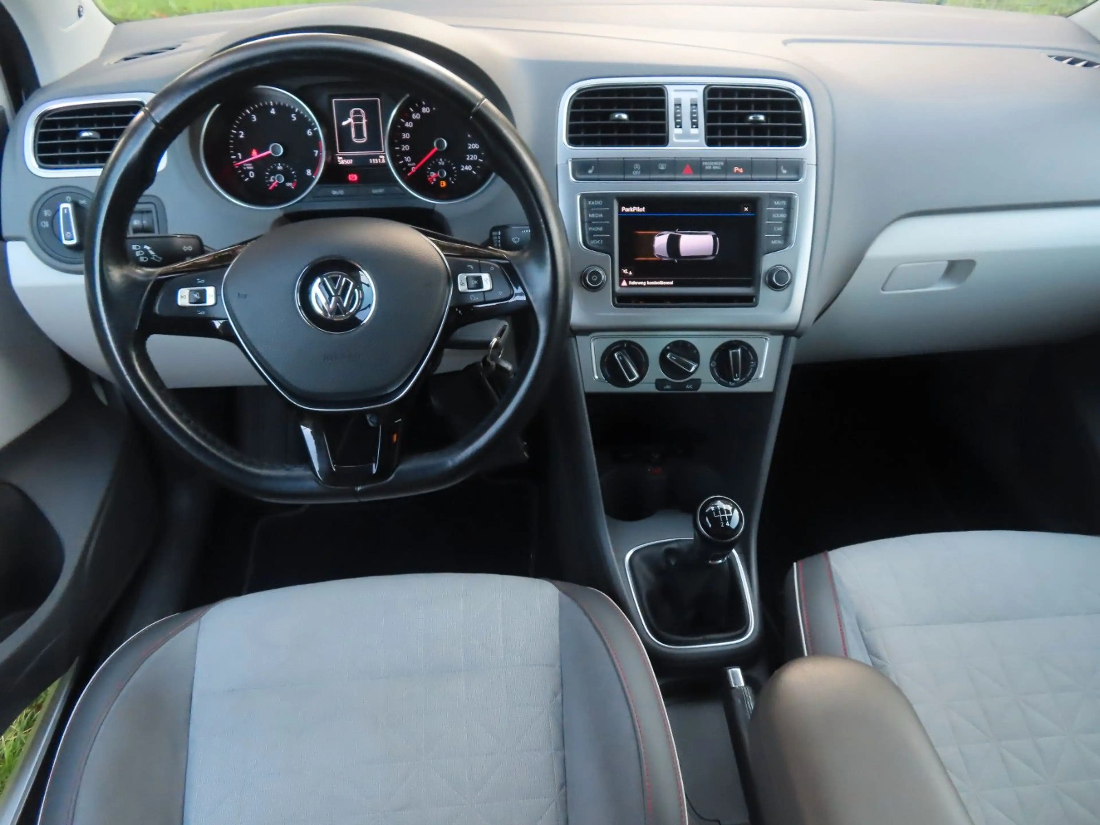 Volkswagen Polo V 1,2 TSI Sondermodell beats — photo 15