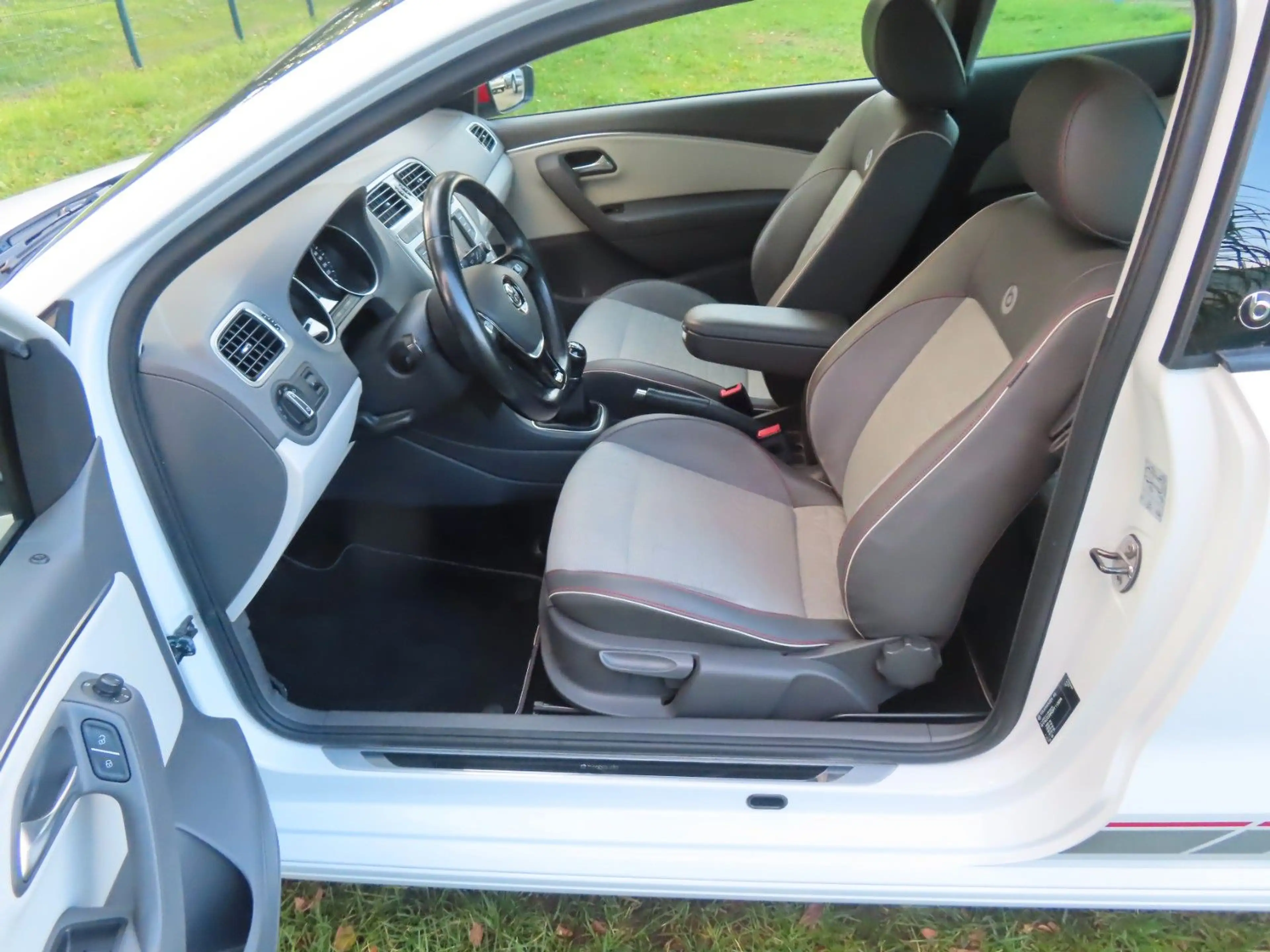 Volkswagen Polo V 1,2 TSI Sondermodell beats — photo 12
