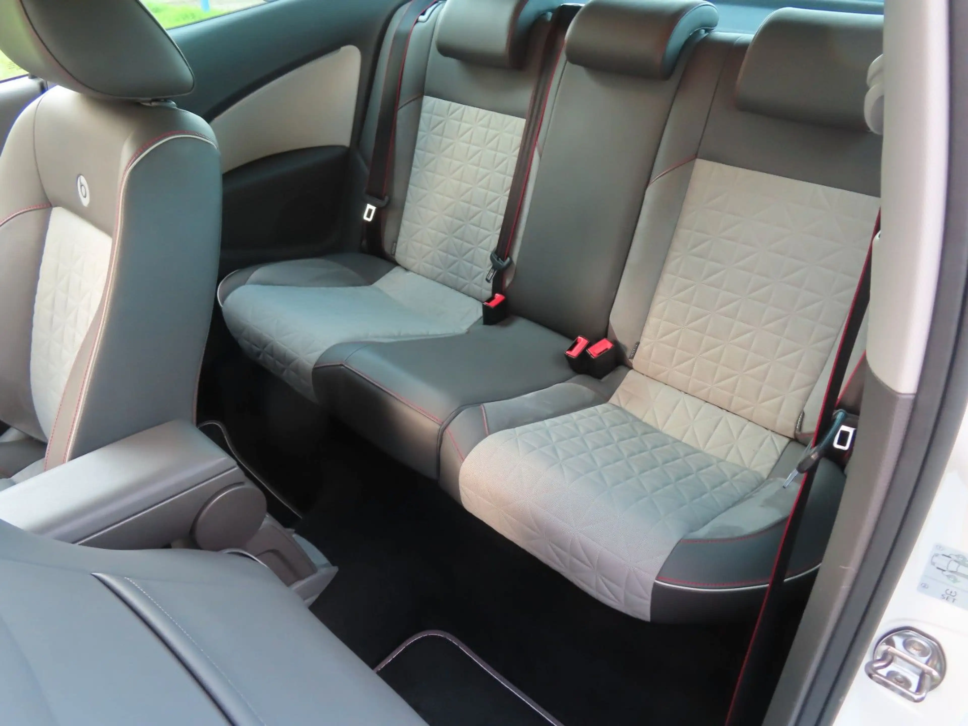 Volkswagen Polo V 1,2 TSI Sondermodell beats — photo 14
