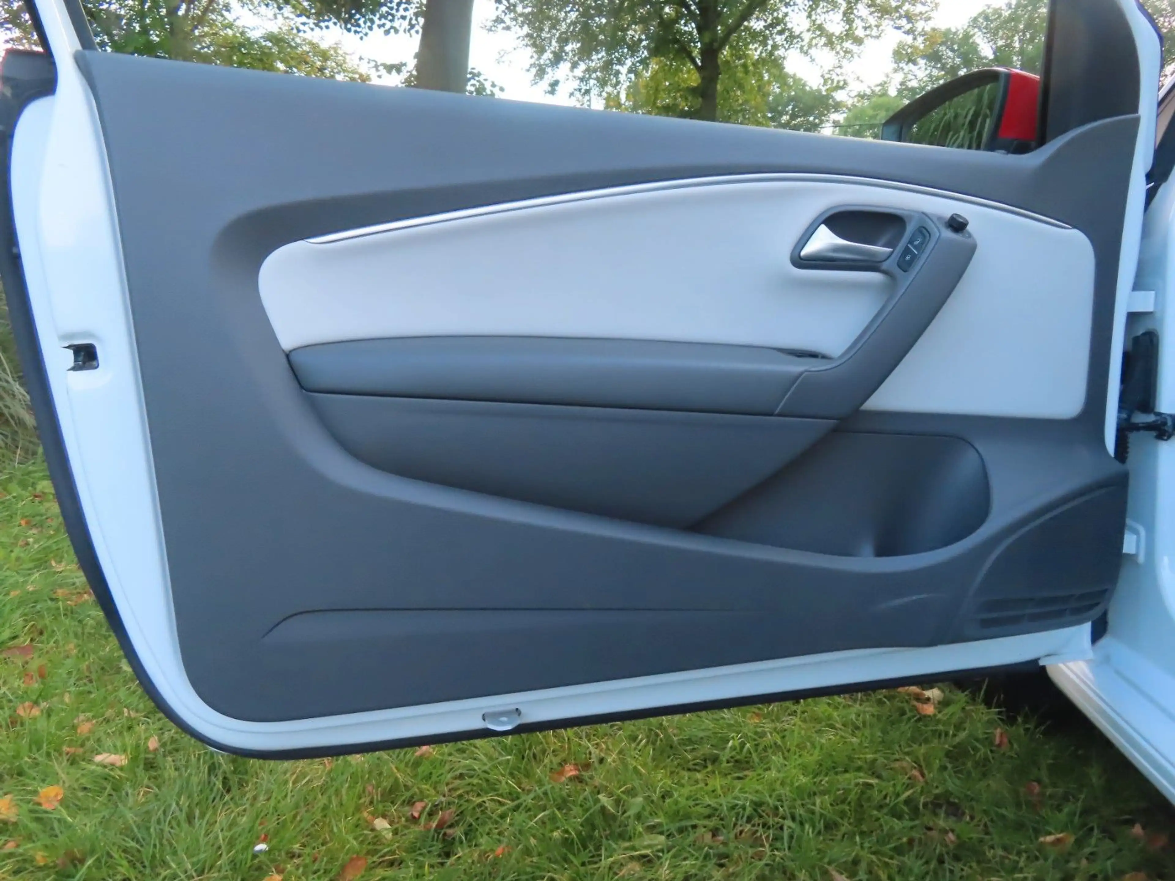 Volkswagen Polo V 1,2 TSI Sondermodell beats — photo 11