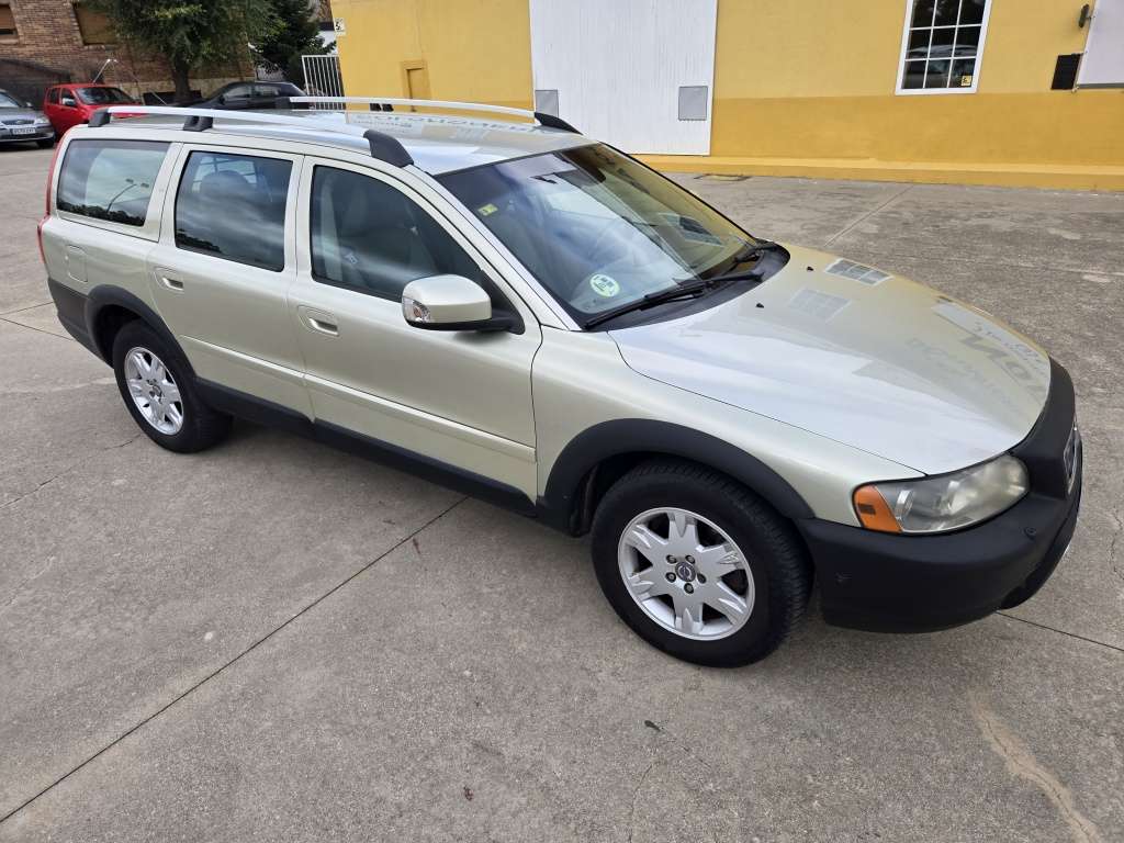 Volvo XC70 D5 Summum - foto 1