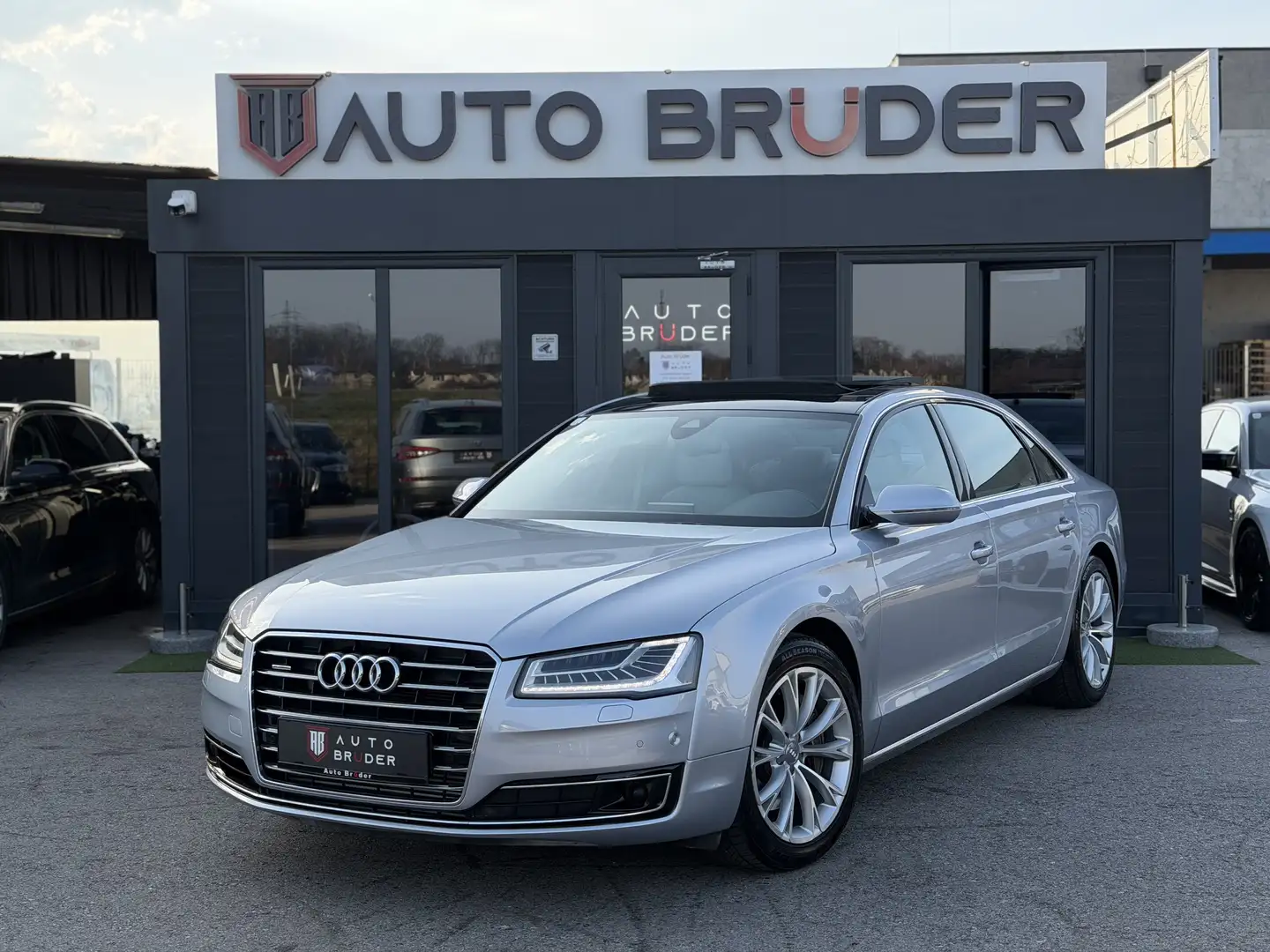 Audi A8 3,0 TDI clean Diesel lang quattro Tiptronic *Pano* Grau - 1