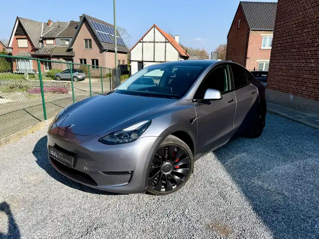 Tesla Model Y AWD Performance (393 kW) | Pano | Autopilot | 360!