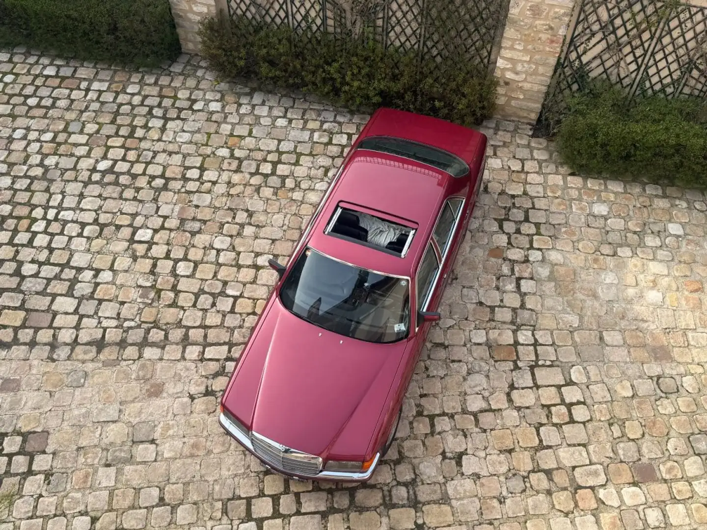 Mercedes-Benz 420 SE Rojo - 2