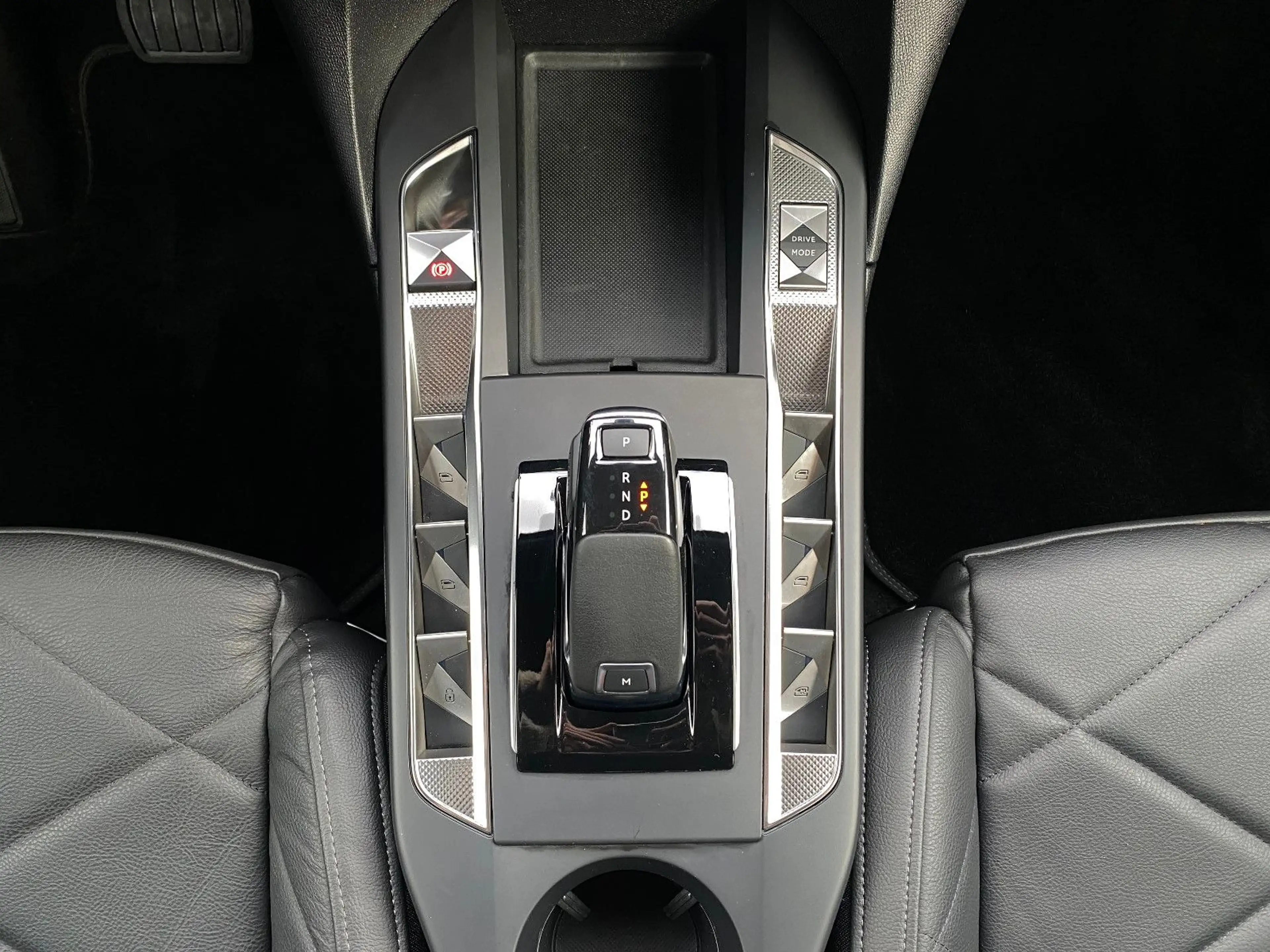 DS Automobiles DS 3 Crossback Grand Chic  Nav/LED/CarPlay/SH/Kam — photo 12