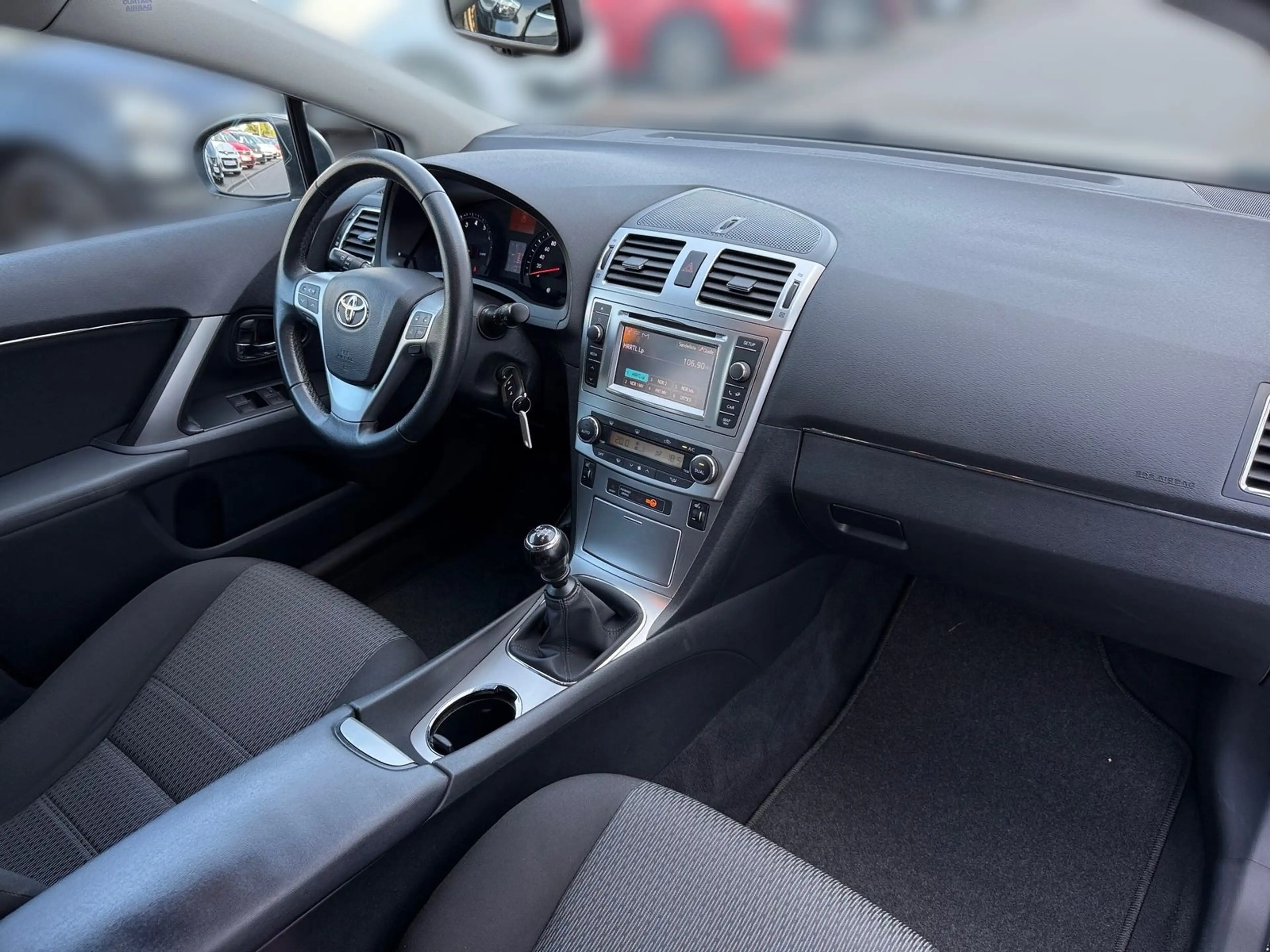 Toyota Avensis Kombi 1.8 Edition Kamera Sitzheizung — photo 14