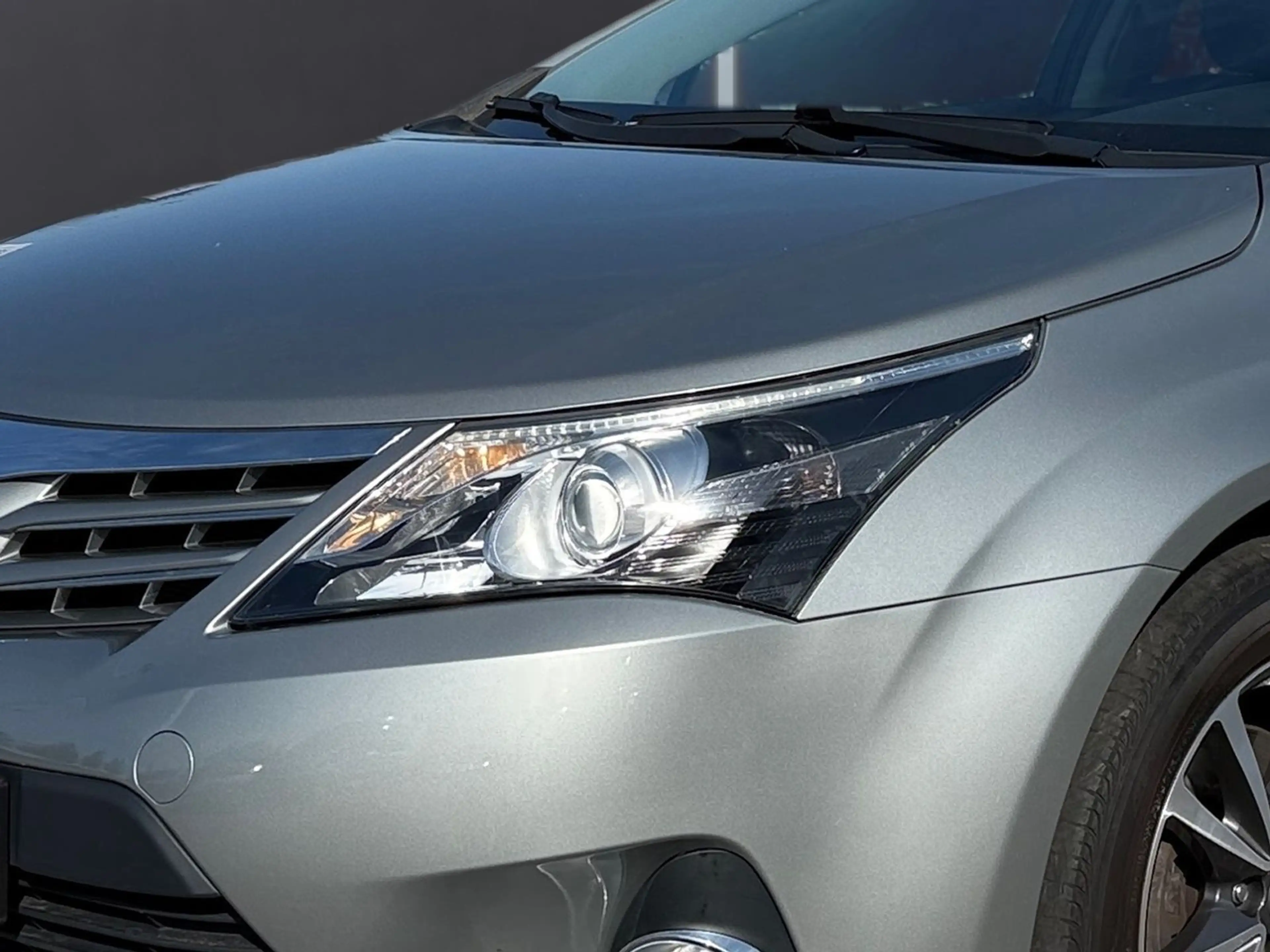 Toyota Avensis Kombi 1.8 Edition Kamera Sitzheizung — photo 7