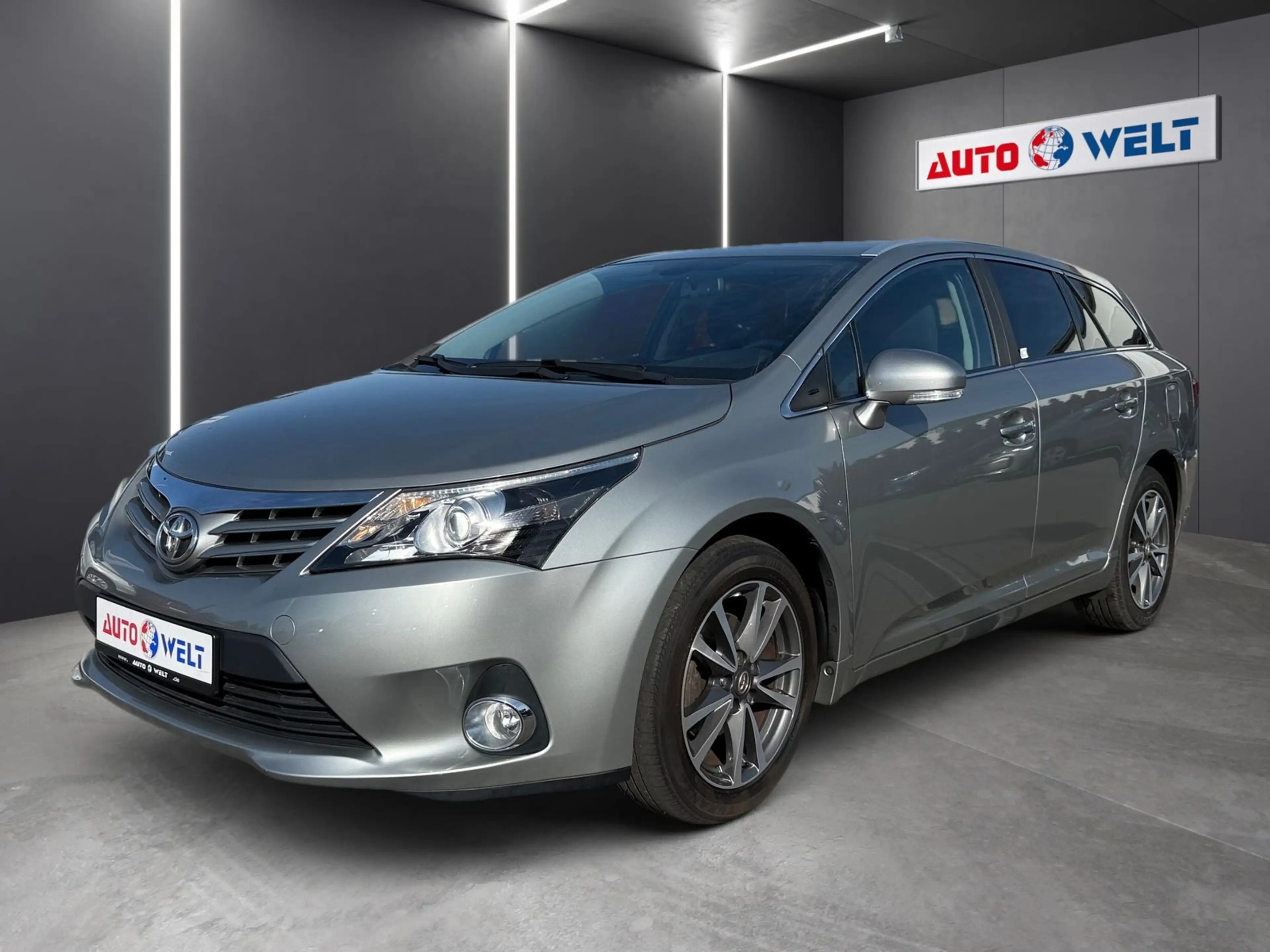 Toyota Avensis Kombi 1.8 Edition Kamera Sitzheizung