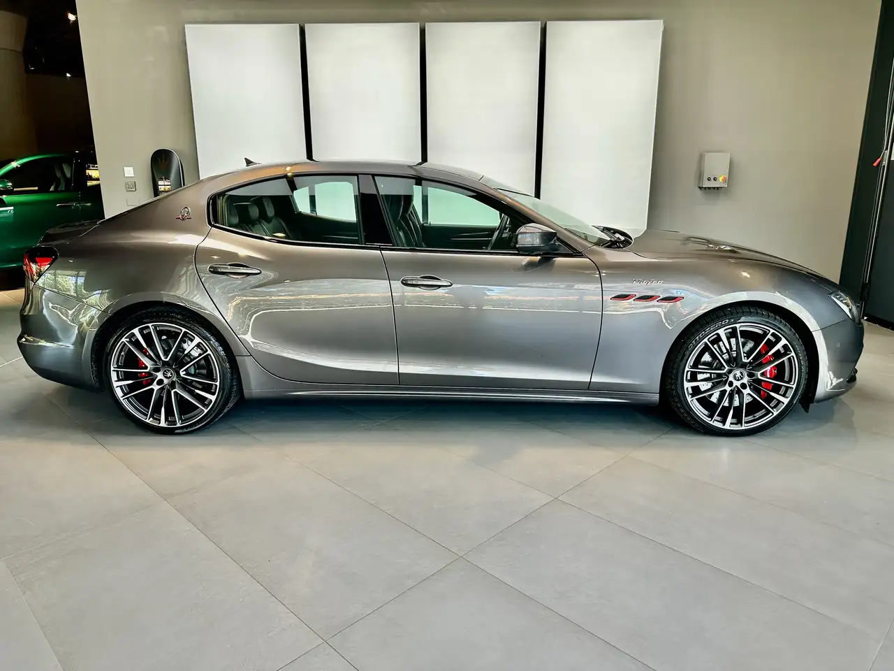Maserati Ghibli 2021
