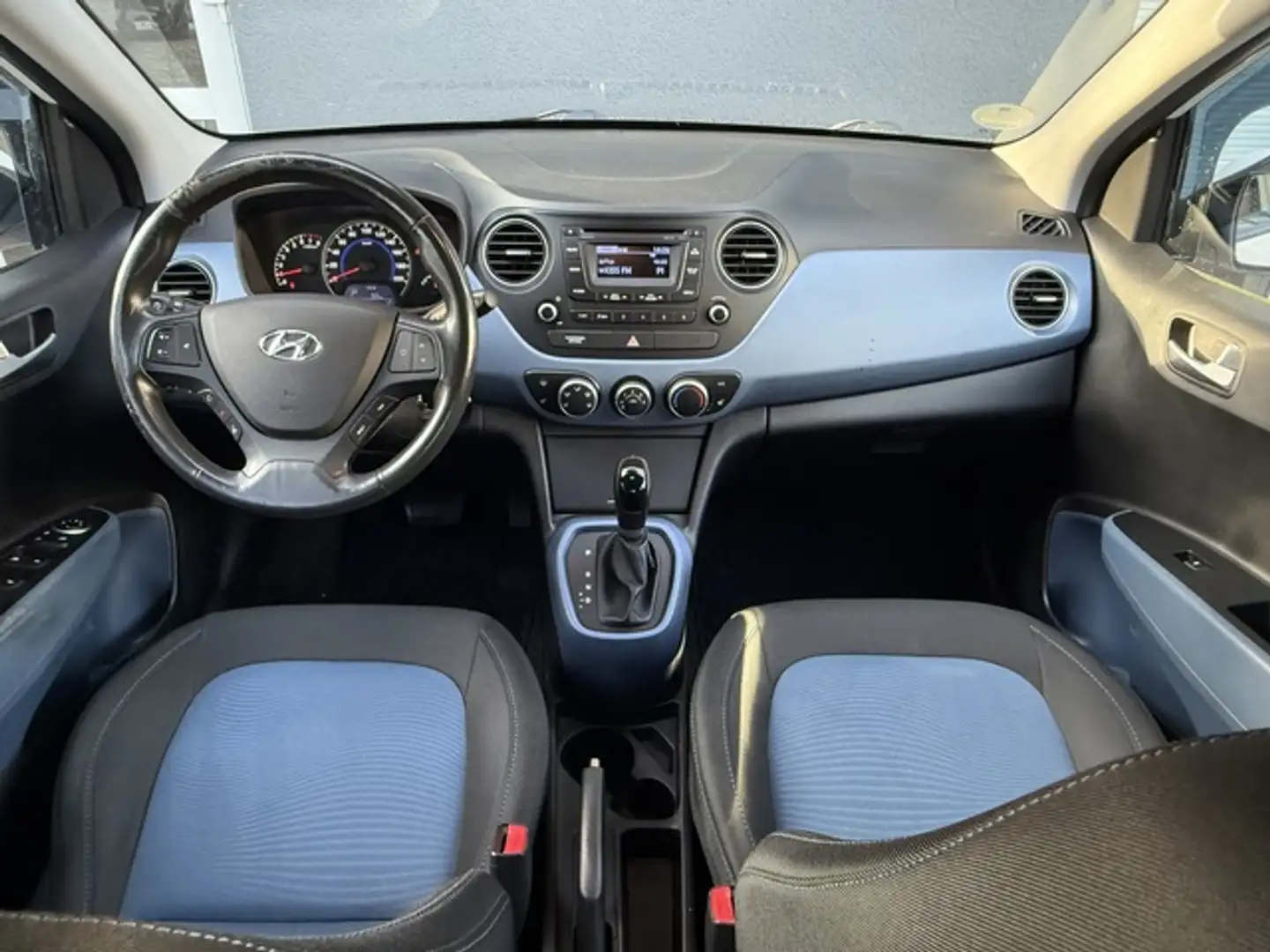 Hyundai i10 1.2 Automatik,Klima,Shz,Lhz,8-Fach Bereift Weiß - 2