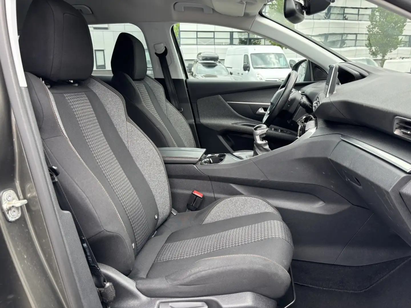 Peugeot 3008 1.2 PureTech Active Navi Carplay Trekhaak Parkeers Grigio - 2