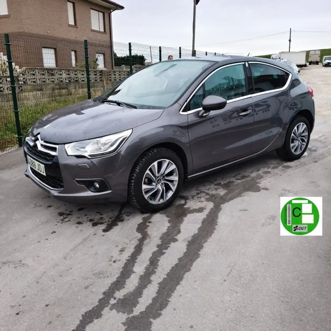 DS Automobiles DS 4 1.2 PureTech S&S Style 130 Grau - 1