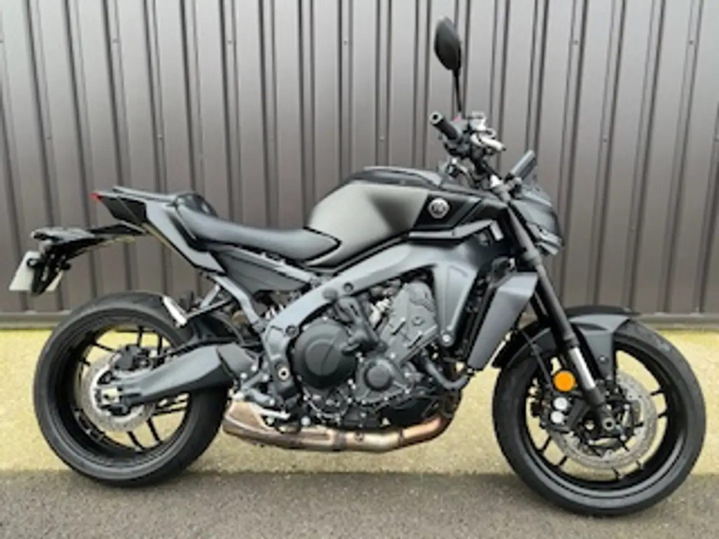 Yamaha MT-09 Noir - 1