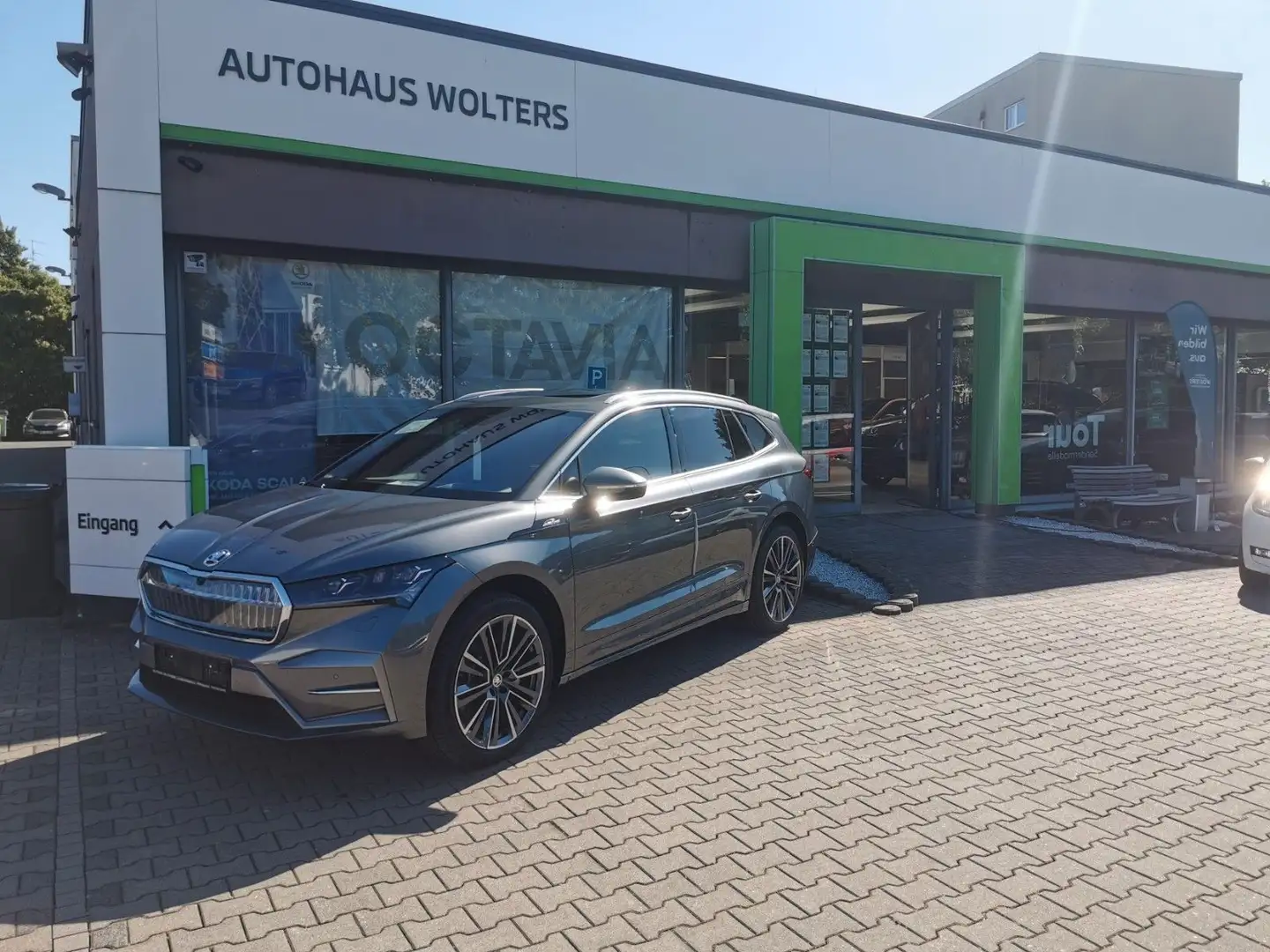 Skoda Enyaq 85 L&K siva - 1