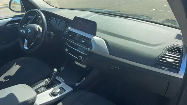BMW X3 view 10
