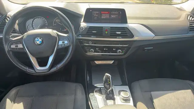 BMW X3 view 11