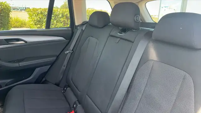 BMW X3 view 9