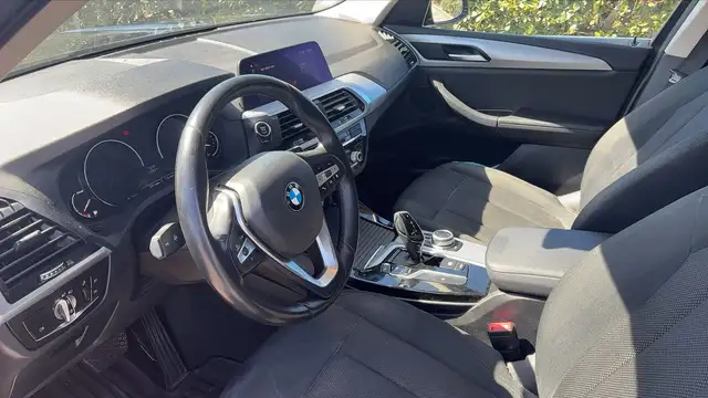 BMW X3 view 8