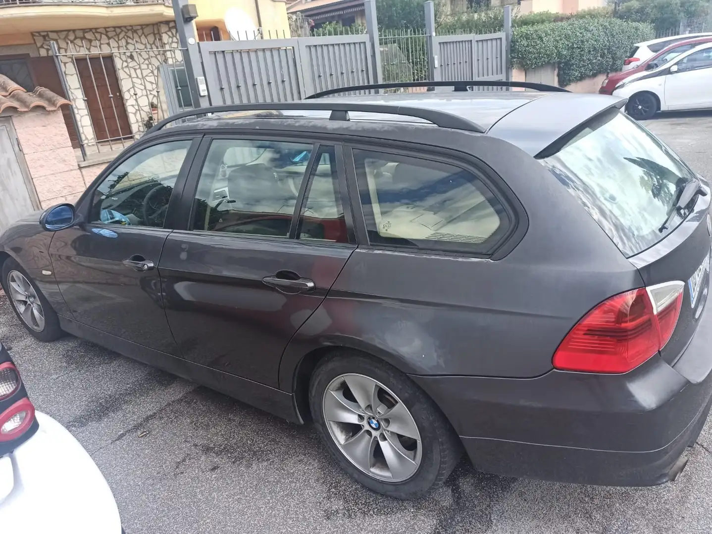 BMW 320 320d Touring Futura - 1