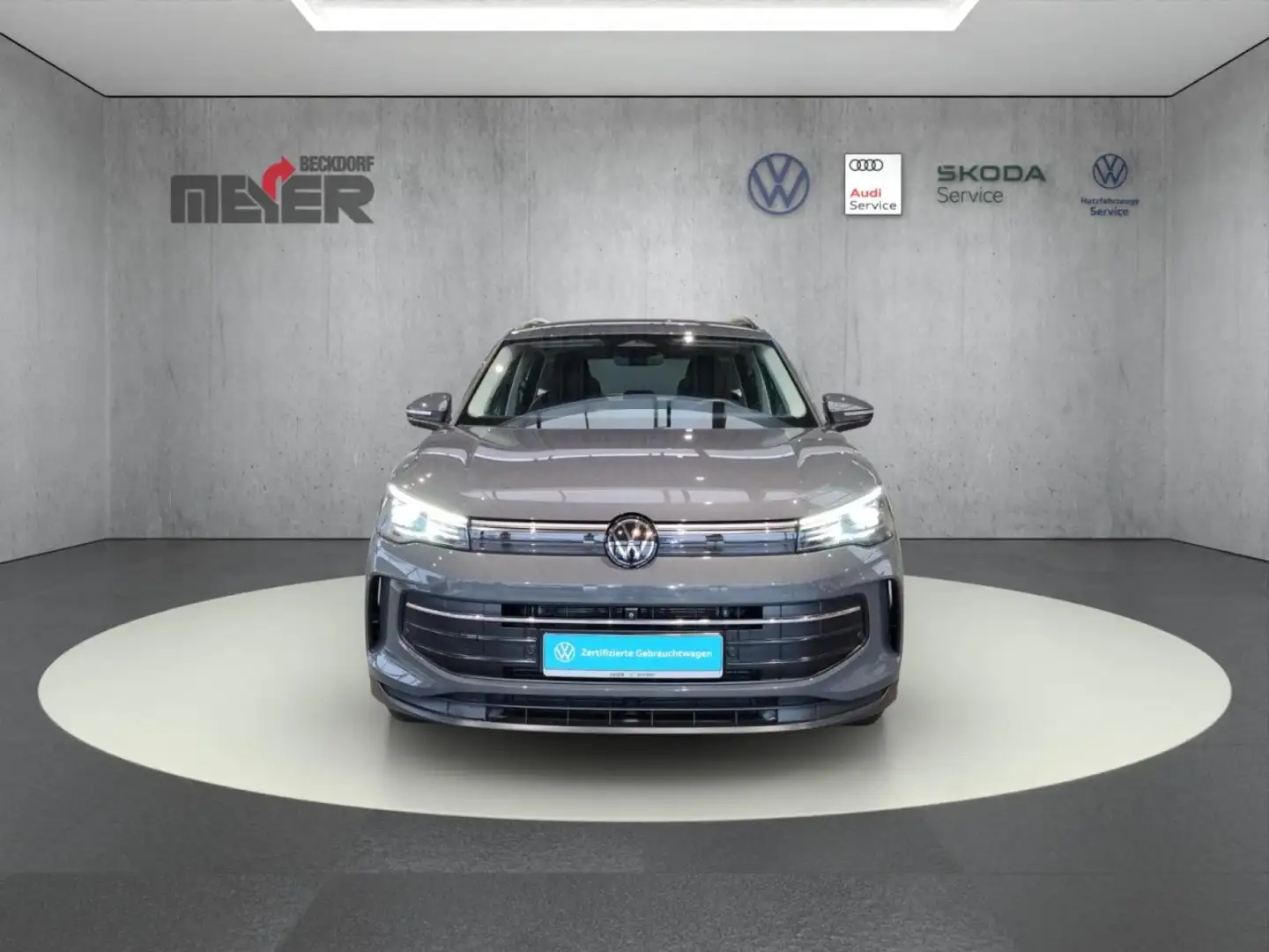 Volkswagen Tiguan Life 1.5 eTSI DSG Klima Navi Rückfahrkamera Grau - 2