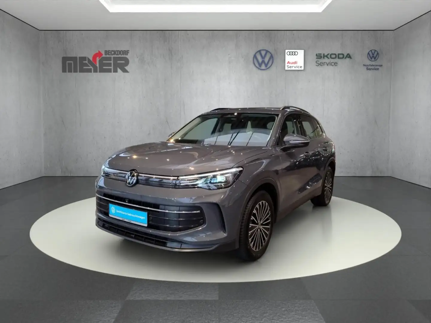 Volkswagen Tiguan Life 1.5 eTSI DSG Klima Navi Rückfahrkamera Grau - 1