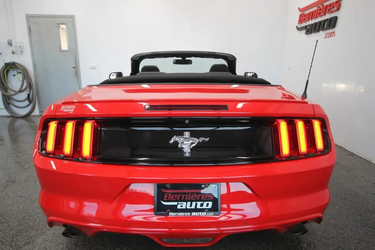 Ford Mustang снимка Ford Mustang