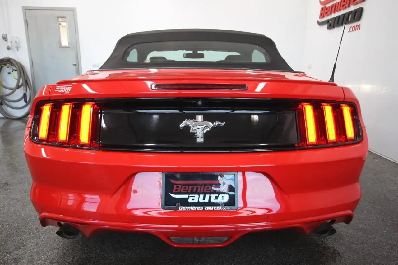 Ford Mustang снимка Ford Mustang