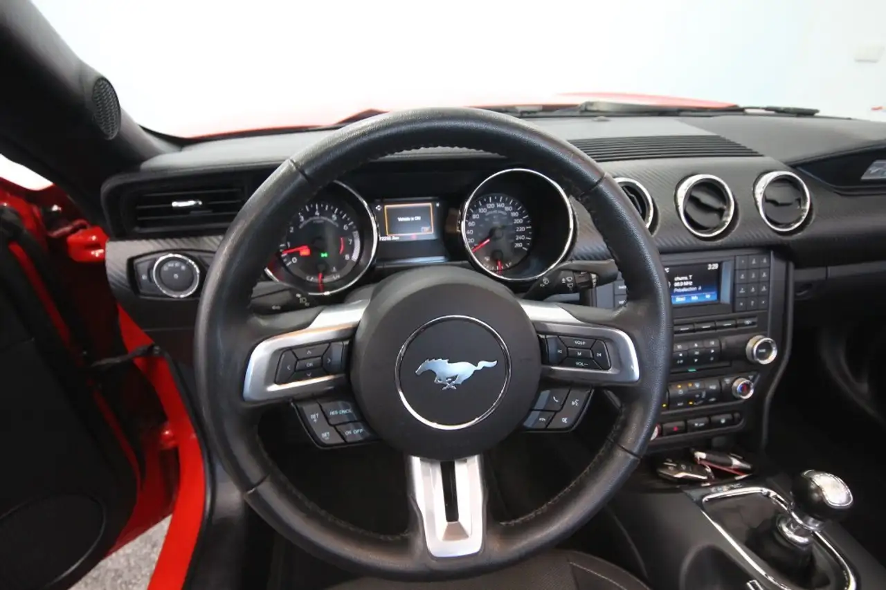 Ford Mustang снимка Ford Mustang