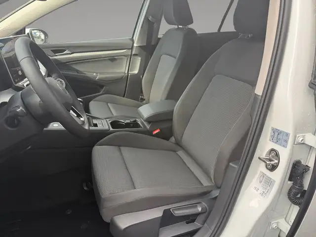 Volkswagen Golf view 10