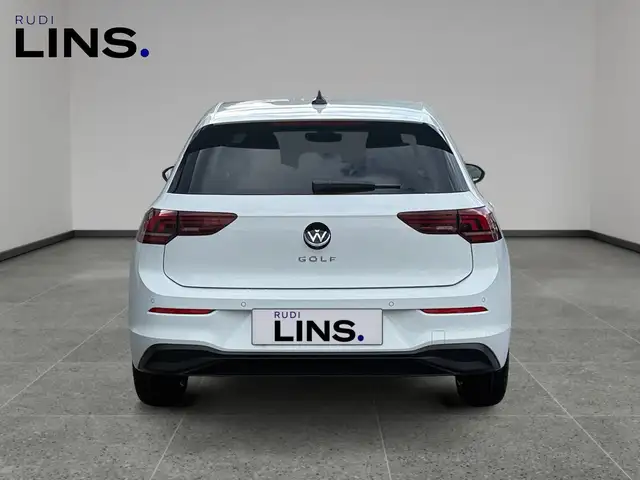 Volkswagen Golf view 4