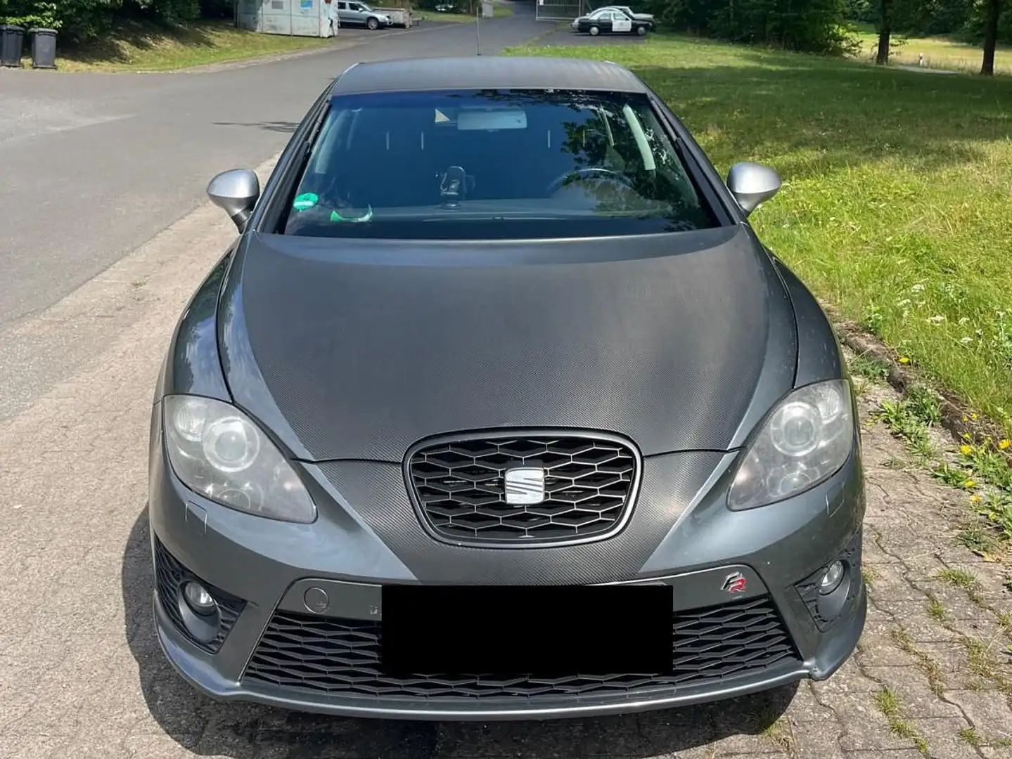 SEAT Leon Seat Leon 1.4 TSI FR – sportlich & sparsam Šedá - 2