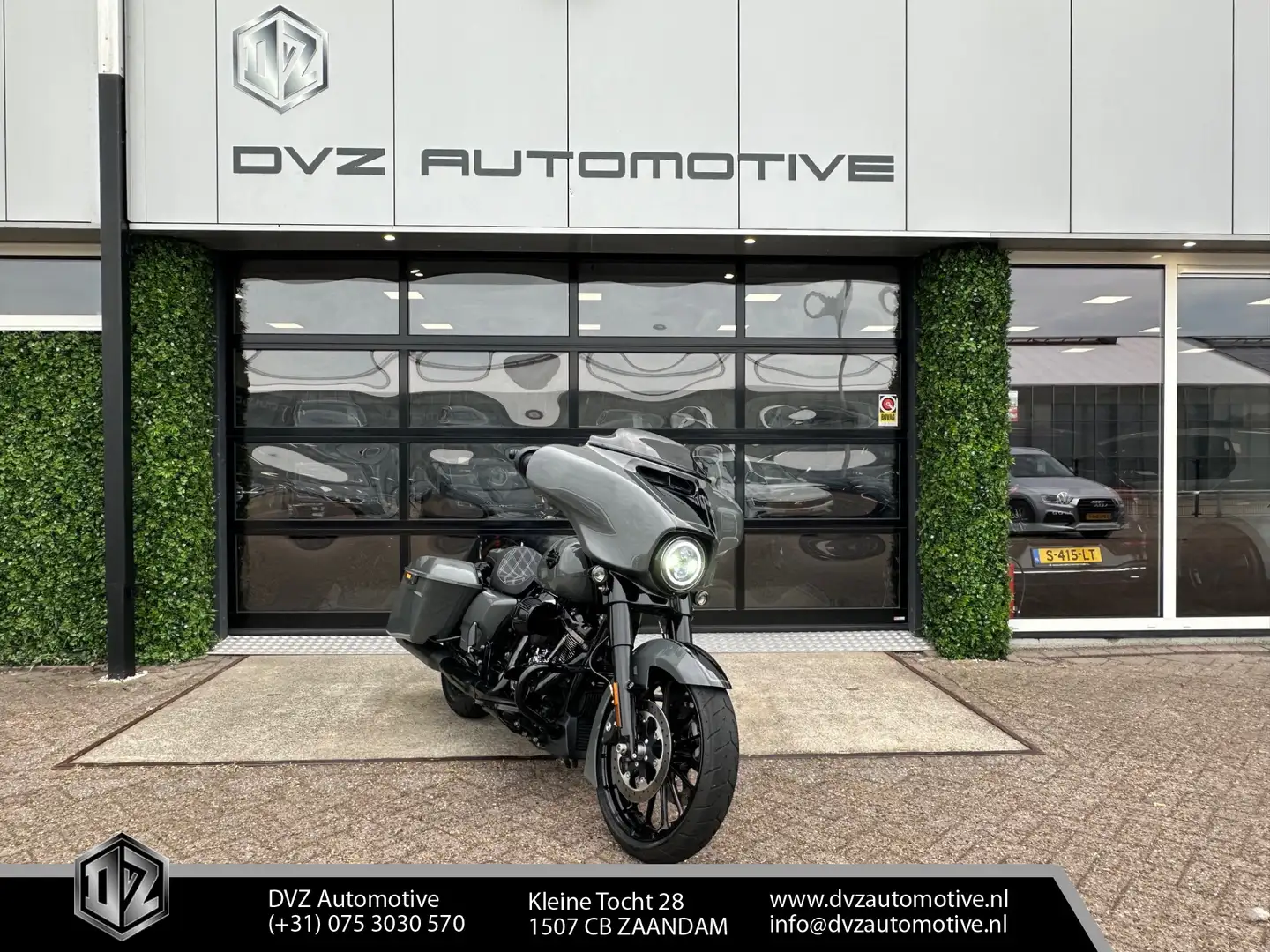 Harley-Davidson Street Glide 114 FLHXS Special | Nardo Grey | Navi | Screaming Grijs - 1