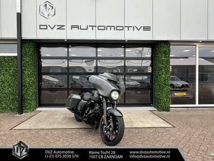 Harley-Davidson Street Glide 114 FLHXS Special | Nardo Grey | Navi | Screaming