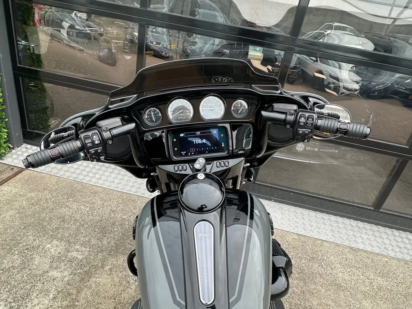 Harley-Davidson Street Glide 114 FLHXS Special | Nardo Grey | Navi | Screaming Grijs - 2