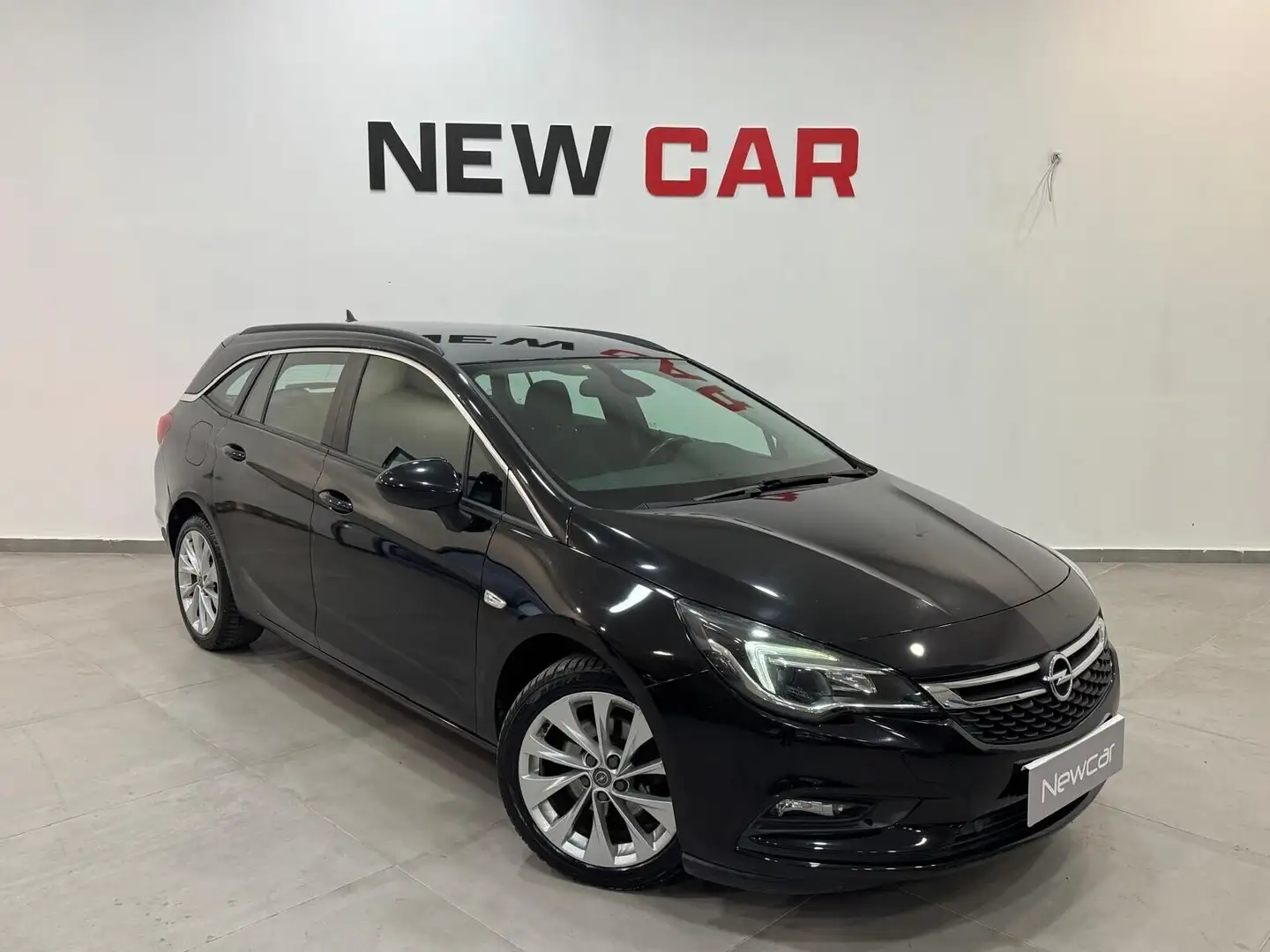 Opel Astra Astra 1.6 CDTi 136CV aut. Sports Tourer Innovation Schwarz - 2
