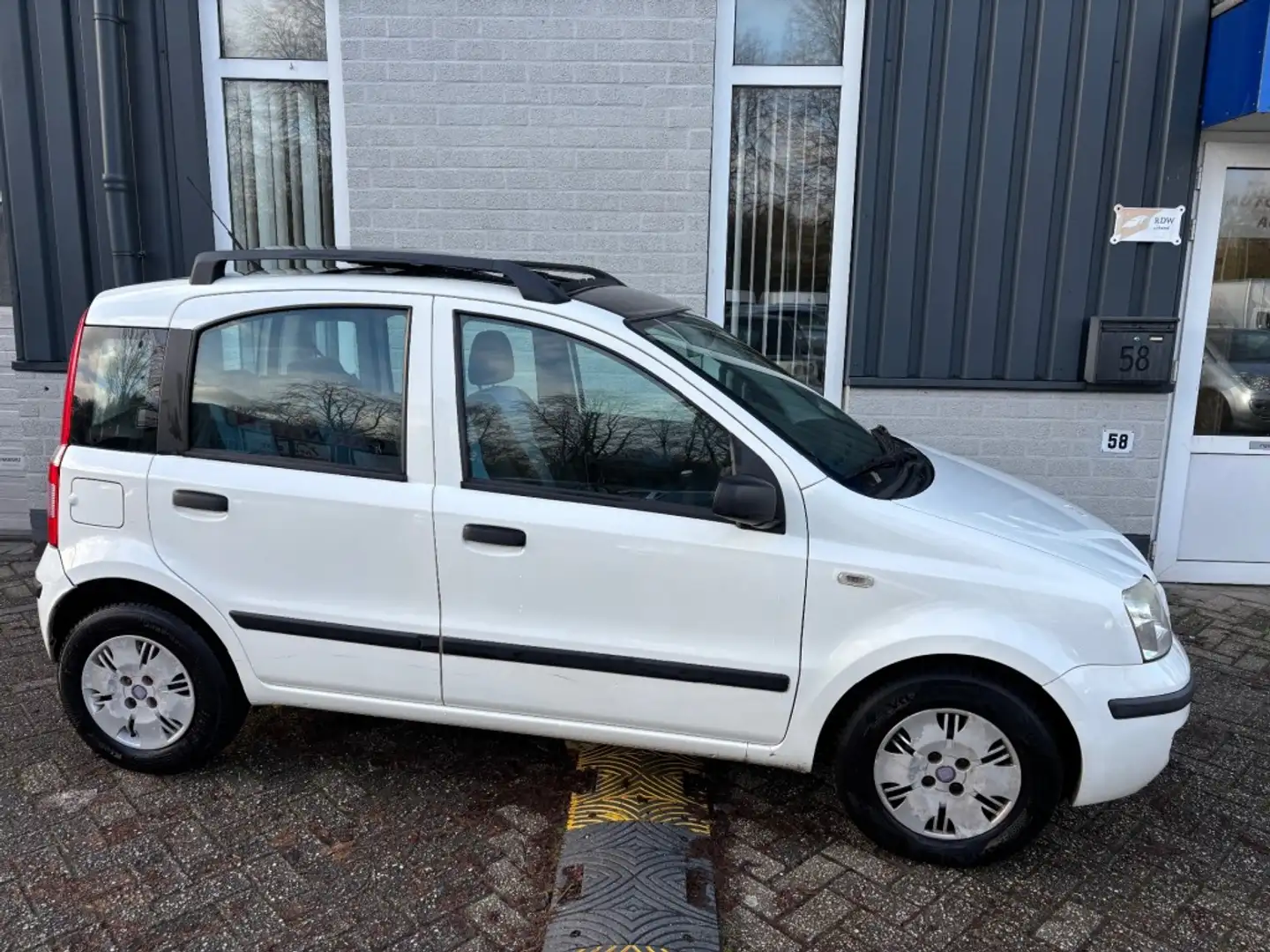 Fiat Panda 1.2 SKY Weiß - 2