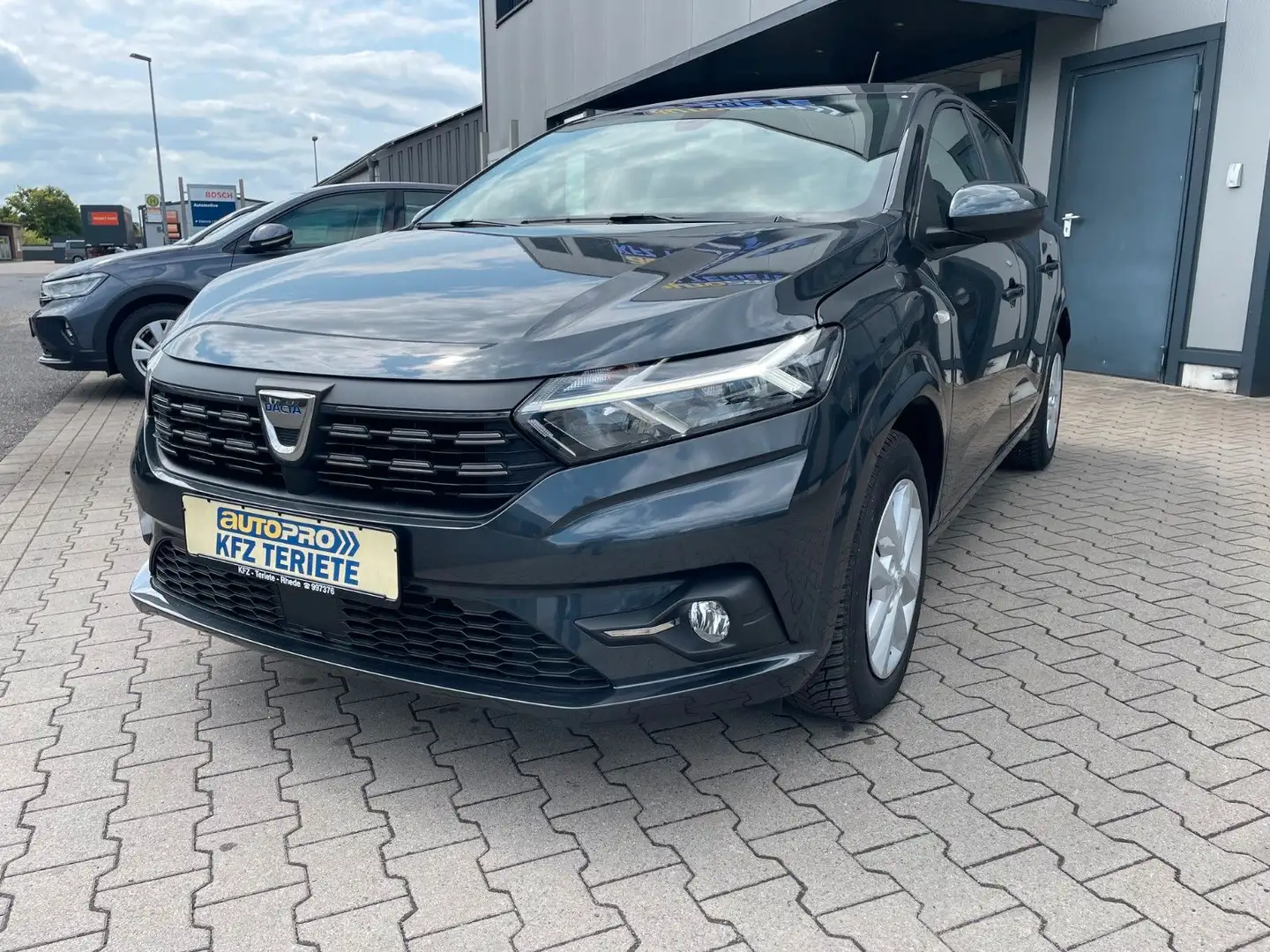Dacia Sandero III Comfort SHZ App LED Grau - 1