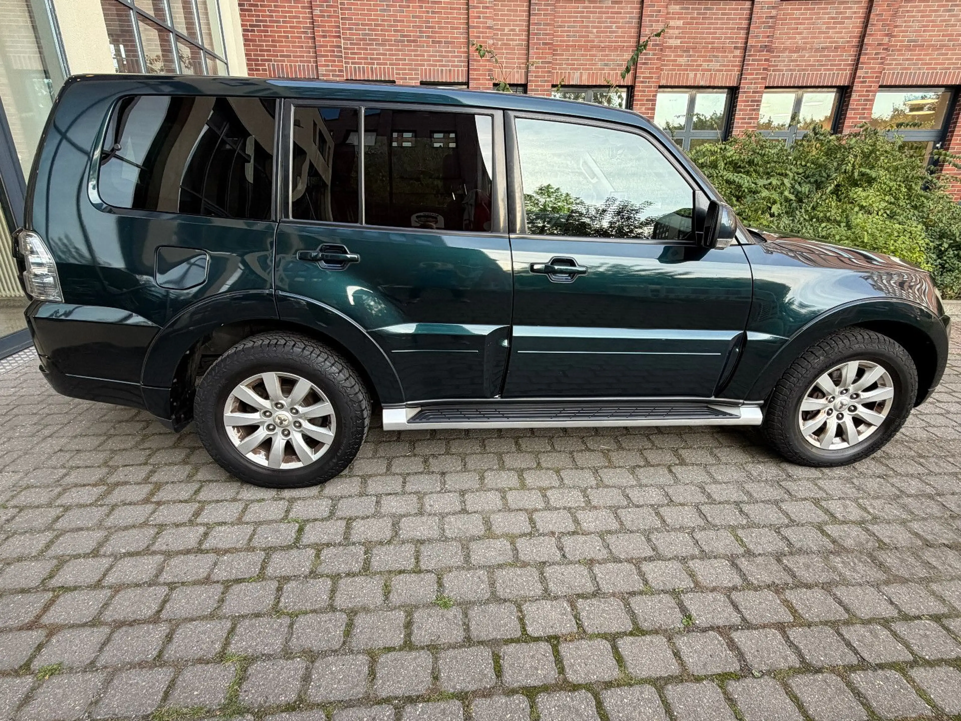 Mitsubishi Pajero 3.2 DI-D Intense — photo 3