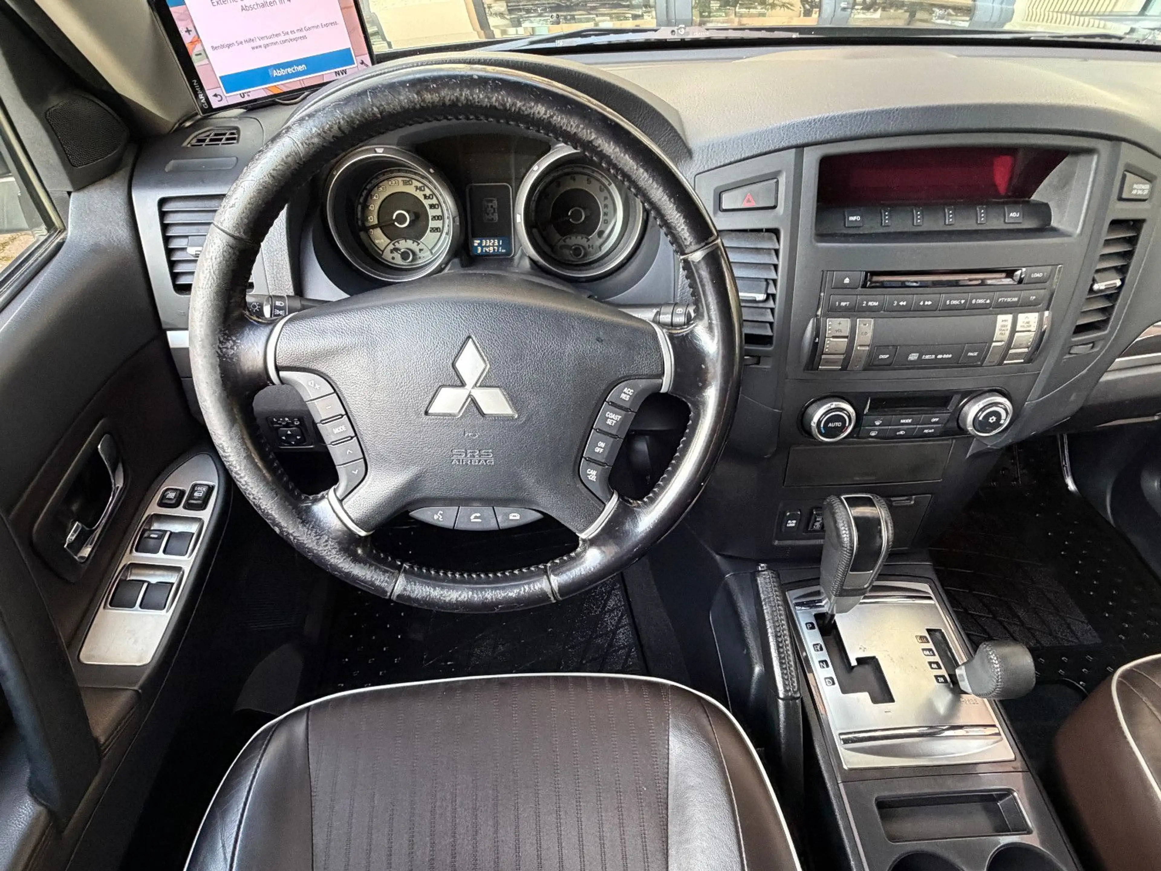 Mitsubishi Pajero 3.2 DI-D Intense — photo 10