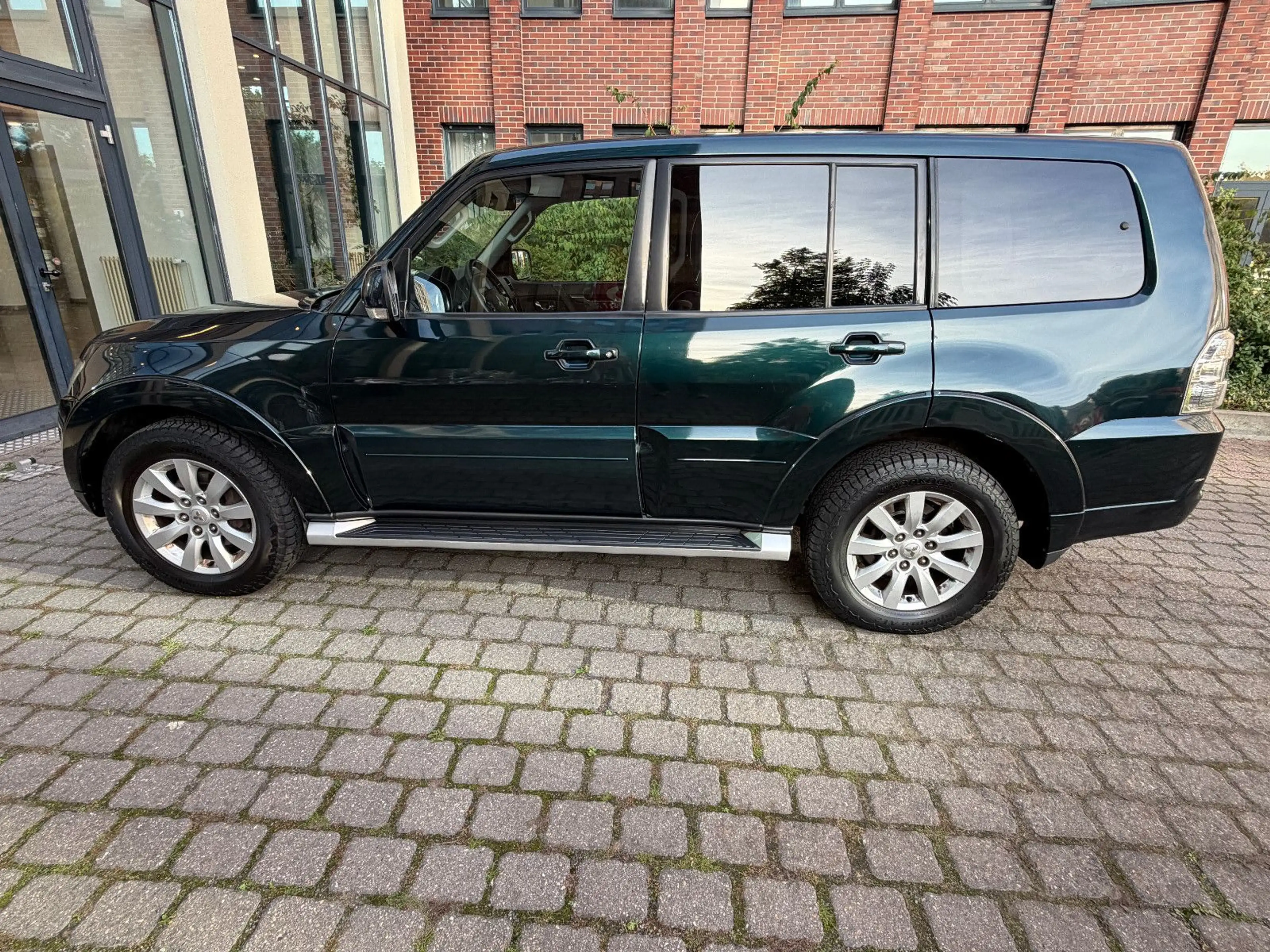 Mitsubishi Pajero 3.2 DI-D Intense — photo 6