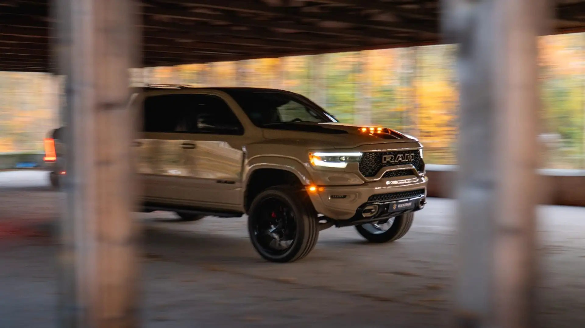 Dodge RAM 6.4 V8 TRX SuperCharged 880PS *24 Zoll*Pano* Beige - 1