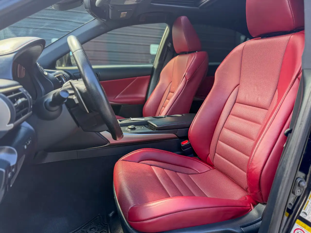 Lexus IS снимка Lexus IS