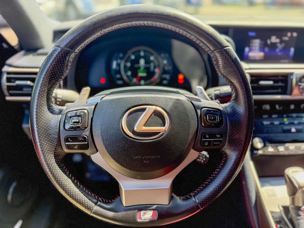 Lexus IS снимка Lexus IS