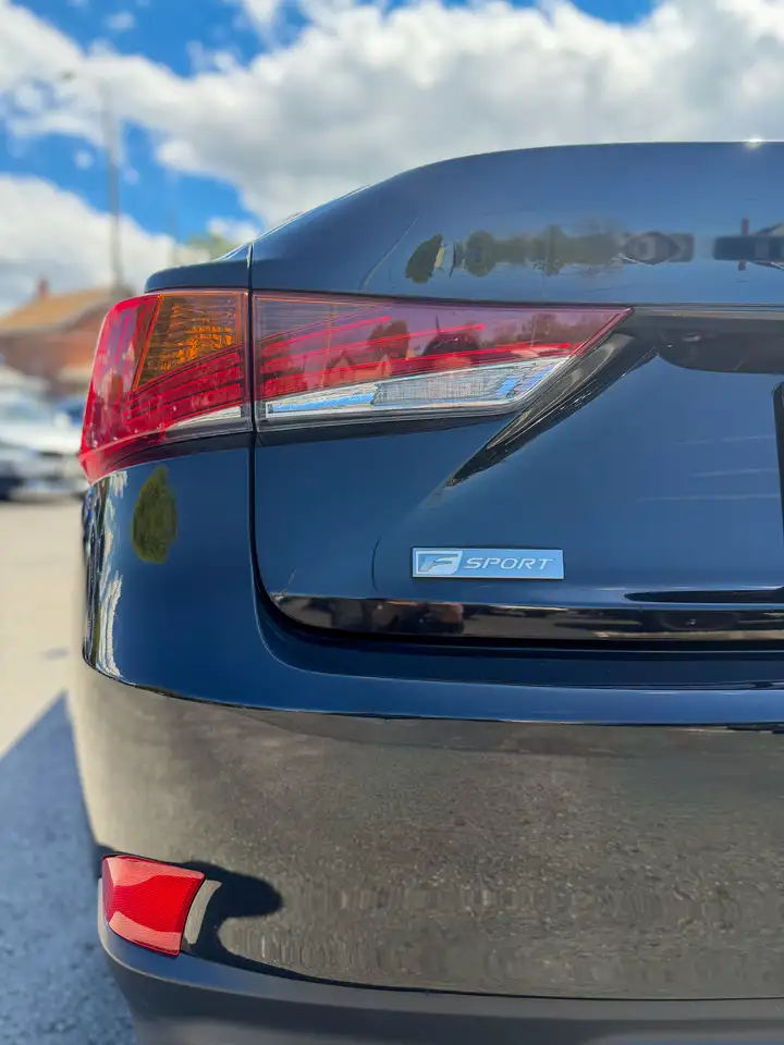 Lexus IS снимка Lexus IS