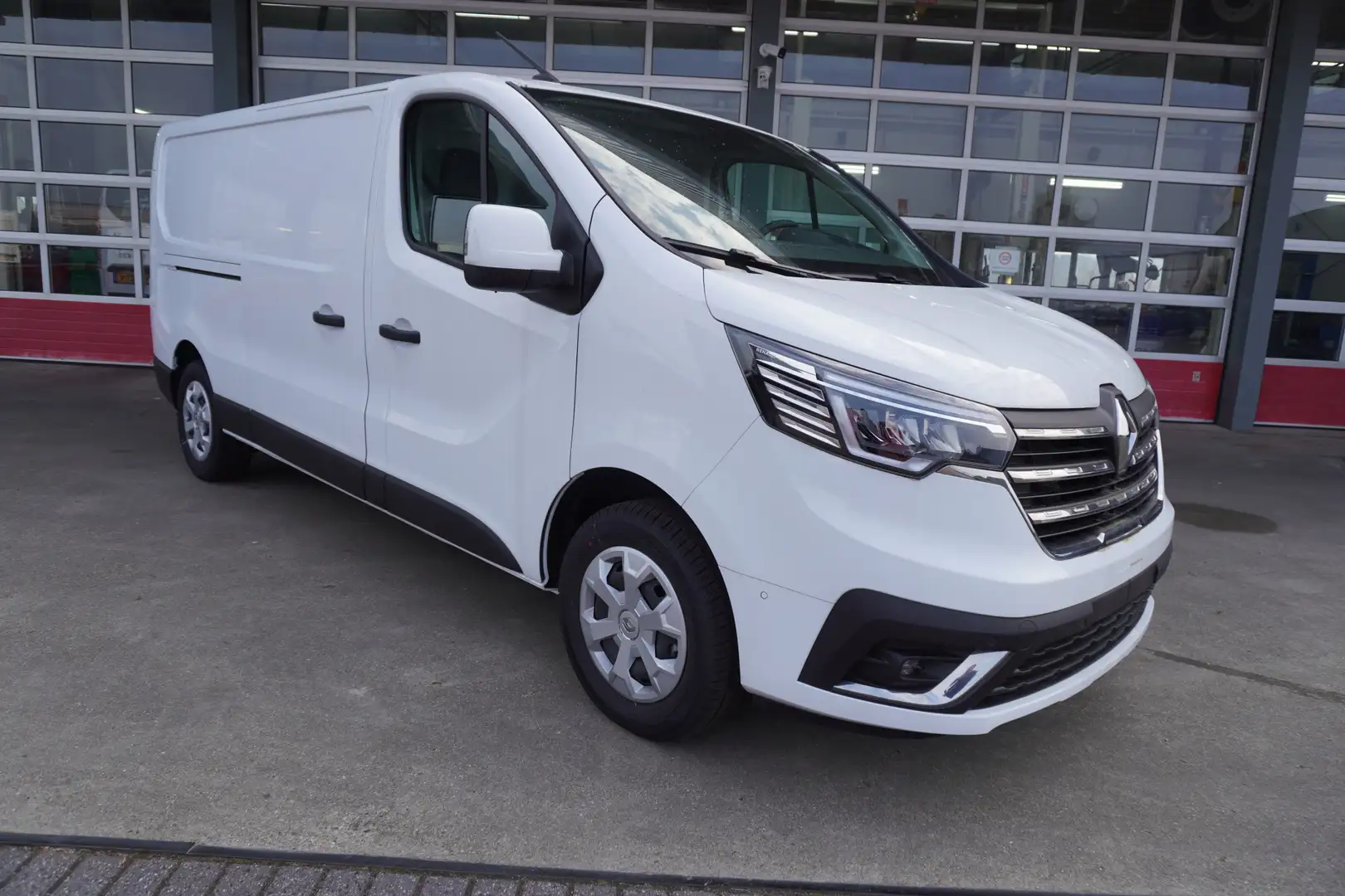 Renault Trafic 2.0 dCi 130PK L2H1 Work Edition Schuifdeur L/R Nr. Wit - 2