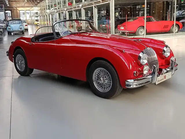 Jaguar XK view 2